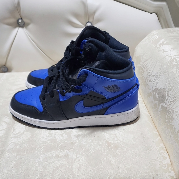 Air Jordan mid 1 hyper royal blue Kids Shoes Sneaker size 5 woman 6.5